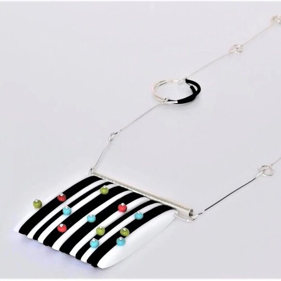 Inteplei Colorpop Necklace Black and White